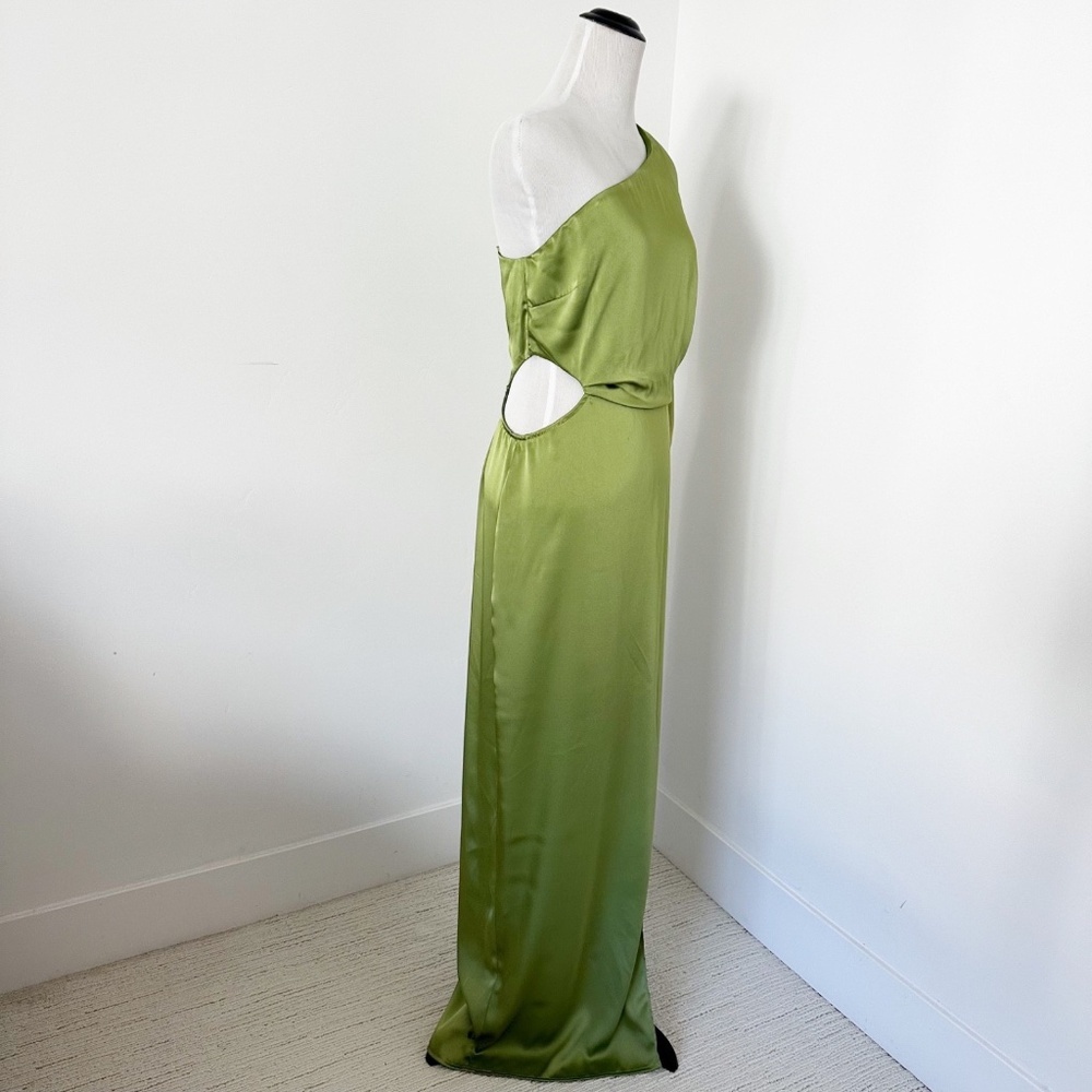 ASTR THE LABEL Amari Women’s M Green Maxi Dress Satin One-Shoulder Cut-Out Satin - Picture 5 of 15